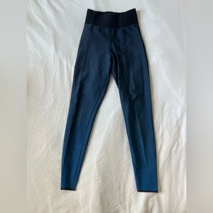 ULTRACOR | Ombré Pixel Cut leggings- Size Small